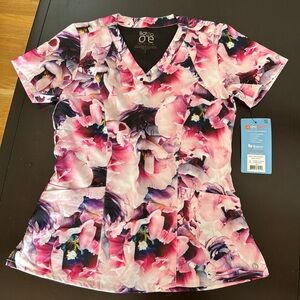 NWT Barco One Scrub Top